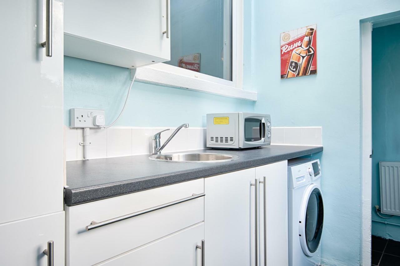 Off Road Parking, Garden, Tv In Every Room Swansea Extérieur photo