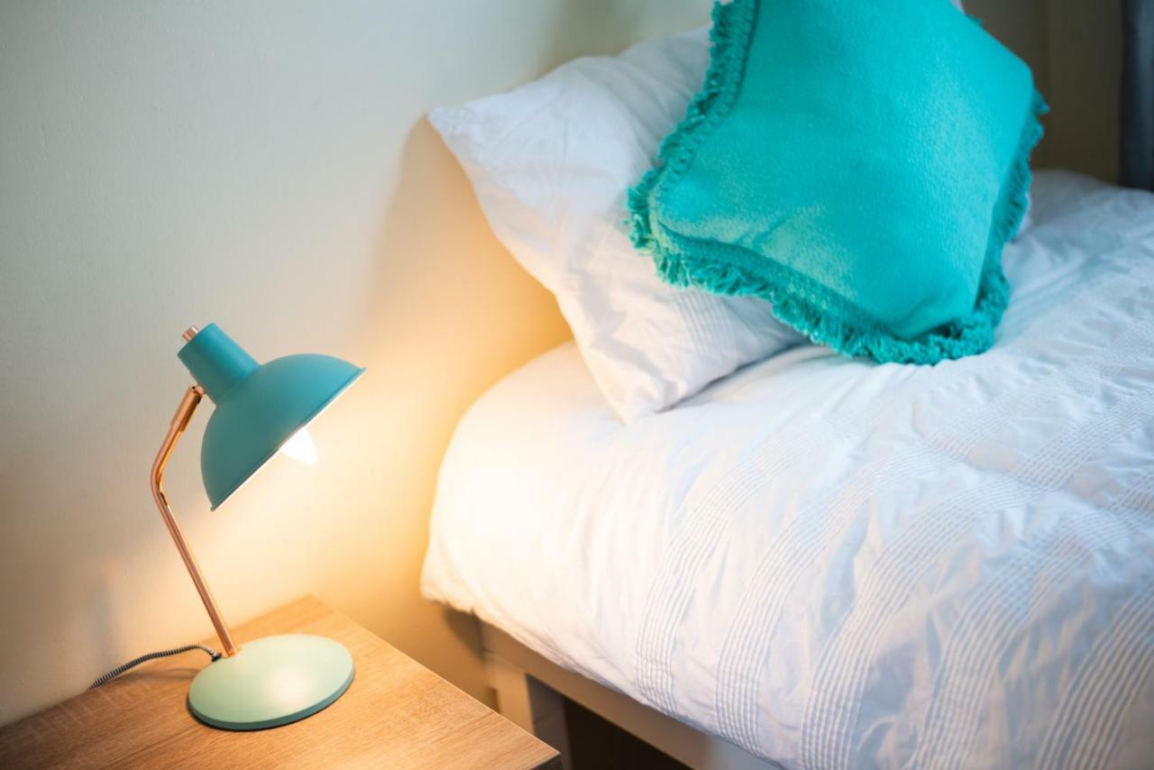 Off Road Parking, Garden, Tv In Every Room Swansea Extérieur photo