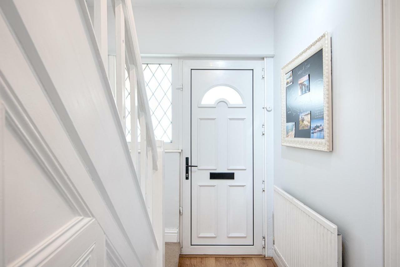 Off Road Parking, Garden, Tv In Every Room Swansea Extérieur photo