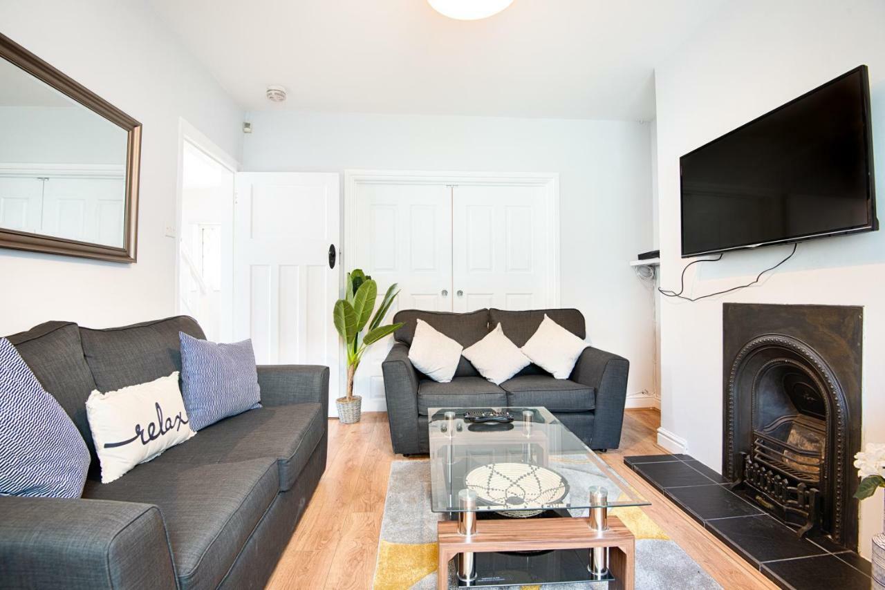 Off Road Parking, Garden, Tv In Every Room Swansea Extérieur photo