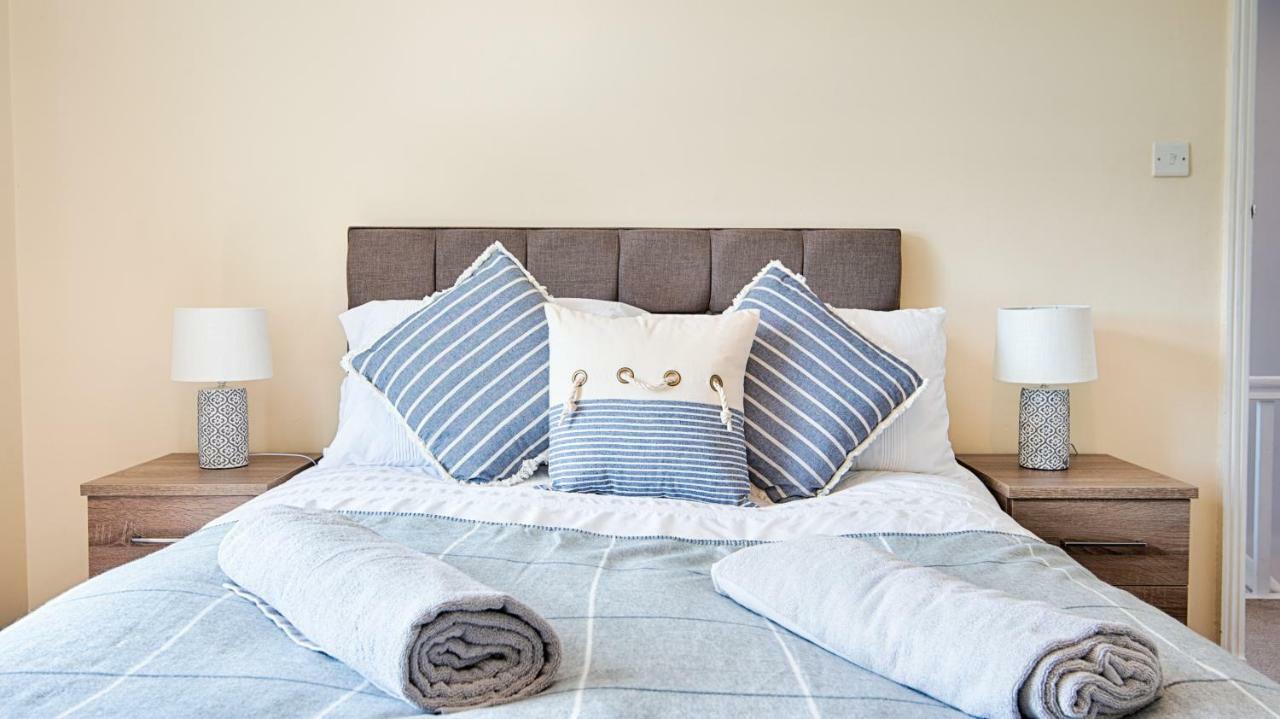 Off Road Parking, Garden, Tv In Every Room Swansea Extérieur photo