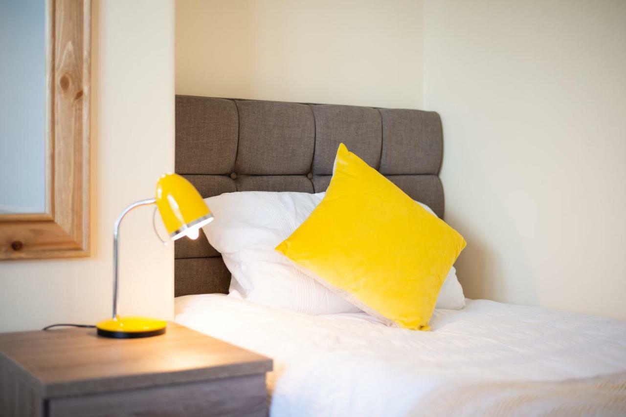 Off Road Parking, Garden, Tv In Every Room Swansea Extérieur photo