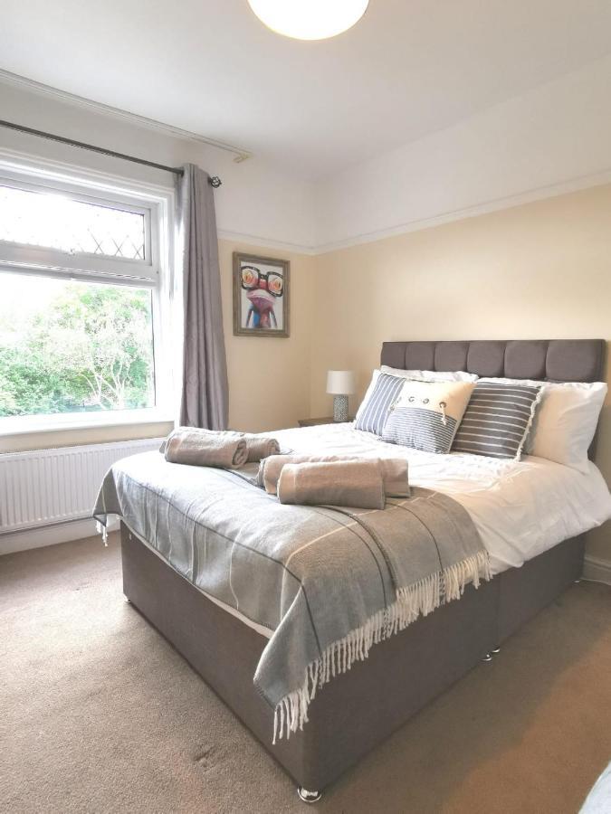Off Road Parking, Garden, Tv In Every Room Swansea Extérieur photo