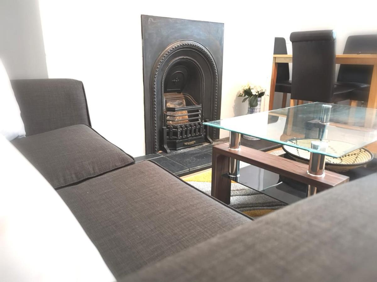 Off Road Parking, Garden, Tv In Every Room Swansea Extérieur photo